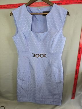 Sleeveless Lavender Sheath Dress with Gold-Link Waist Detail